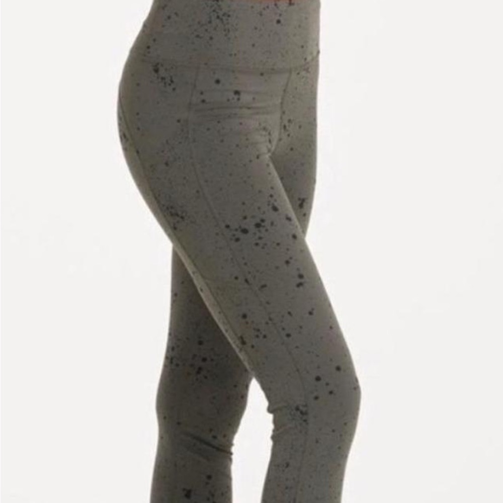 Vuori Olive Splatter Leggings